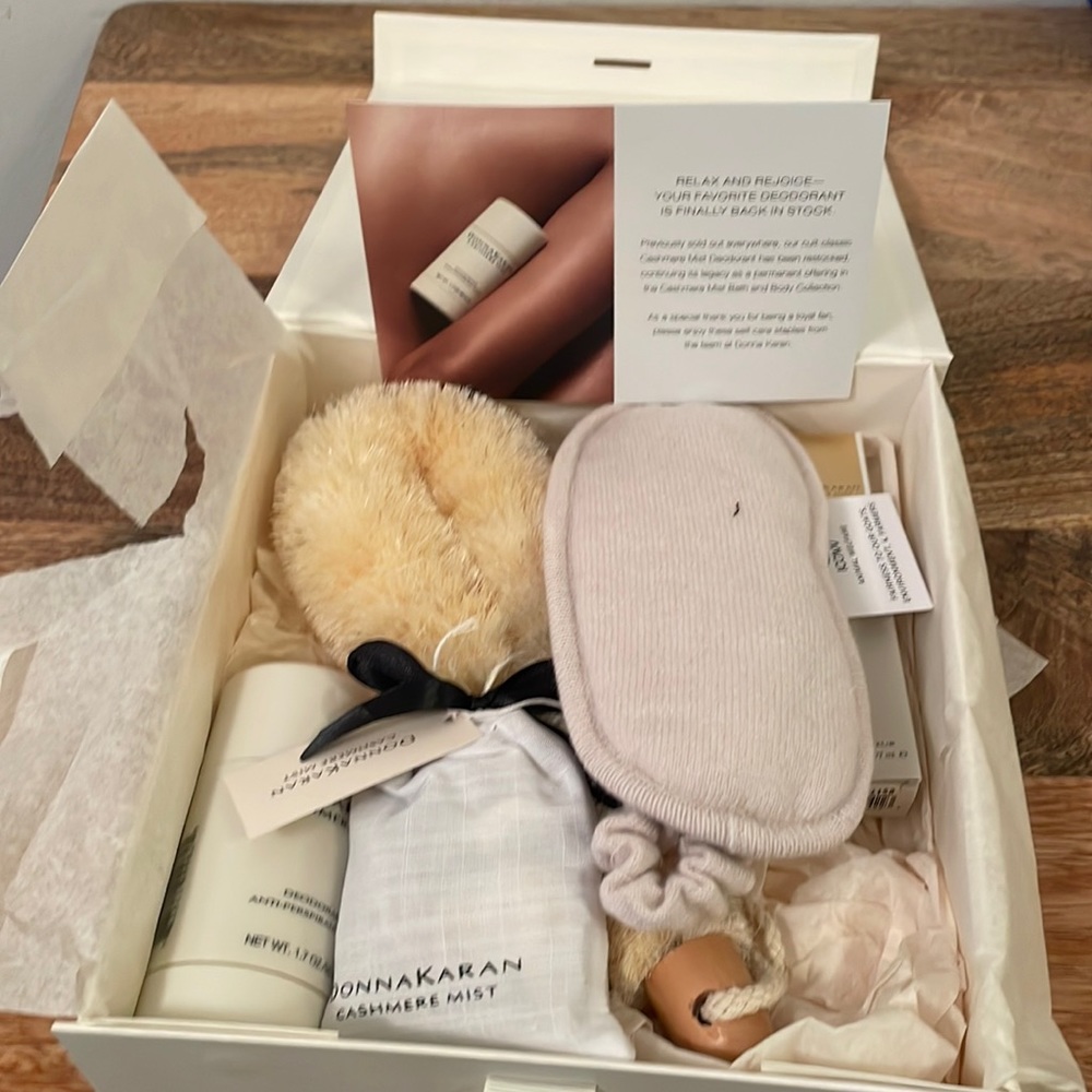 Donna Karan Cashmere Mist Gift set